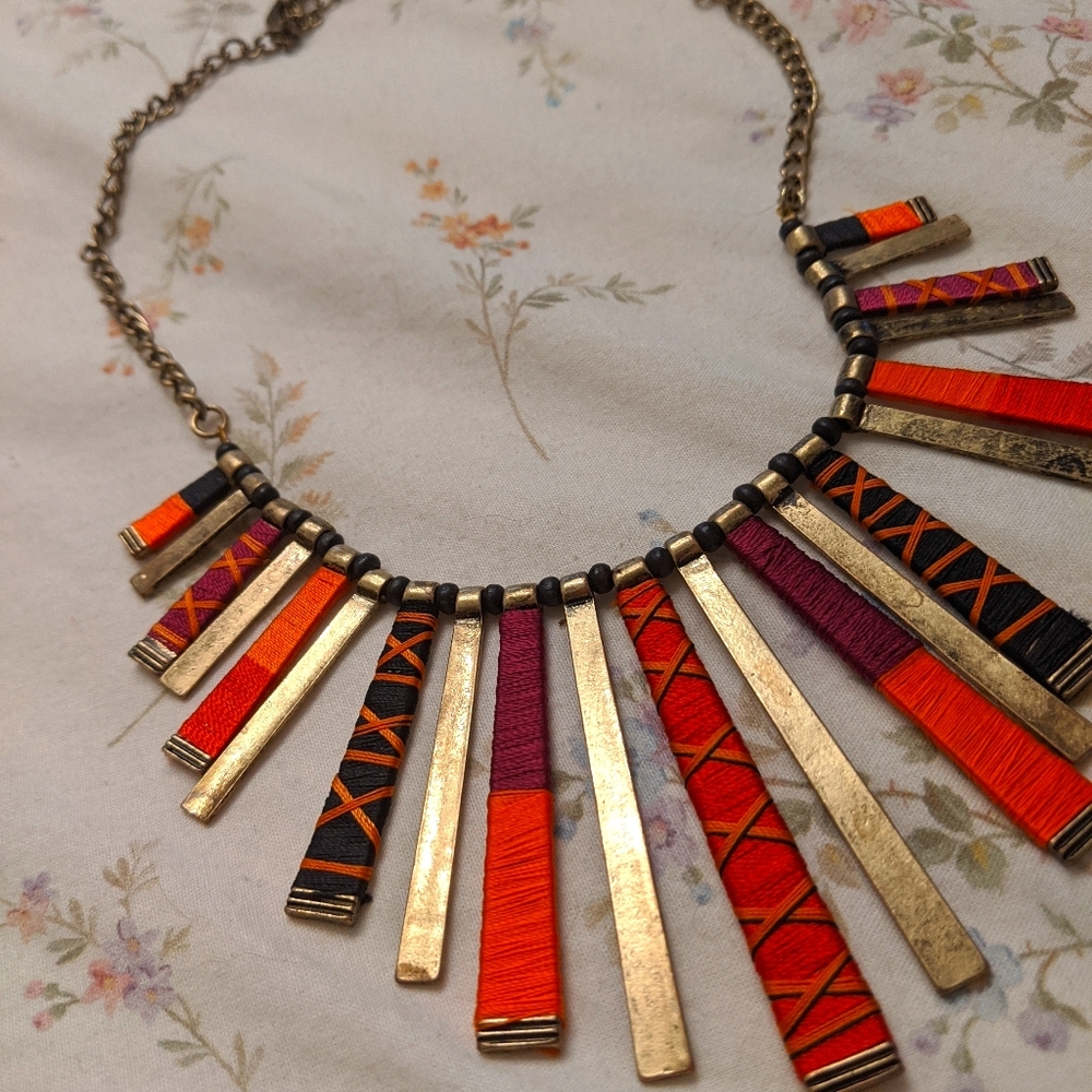 Vibrant statement necklace - Picture 5 of 6
